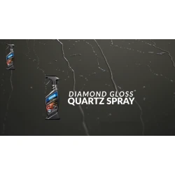Butelka quick detailera kwarcowego TENZI Detailer Quartz Spray stoi obok napisu 